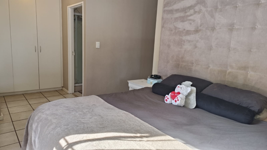 To Let 3 Bedroom Property for Rent in Parklands Western Cape